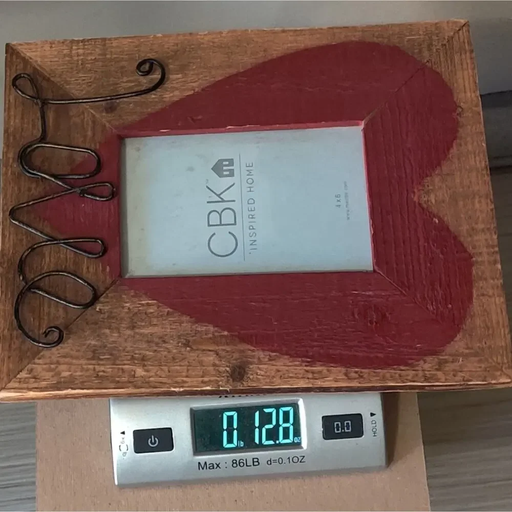 Valentine's Day Rustic Wooden Heart Picture‎ Frame Stand Wired Love Writing